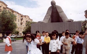 Ереван. Памятник архитектору. 